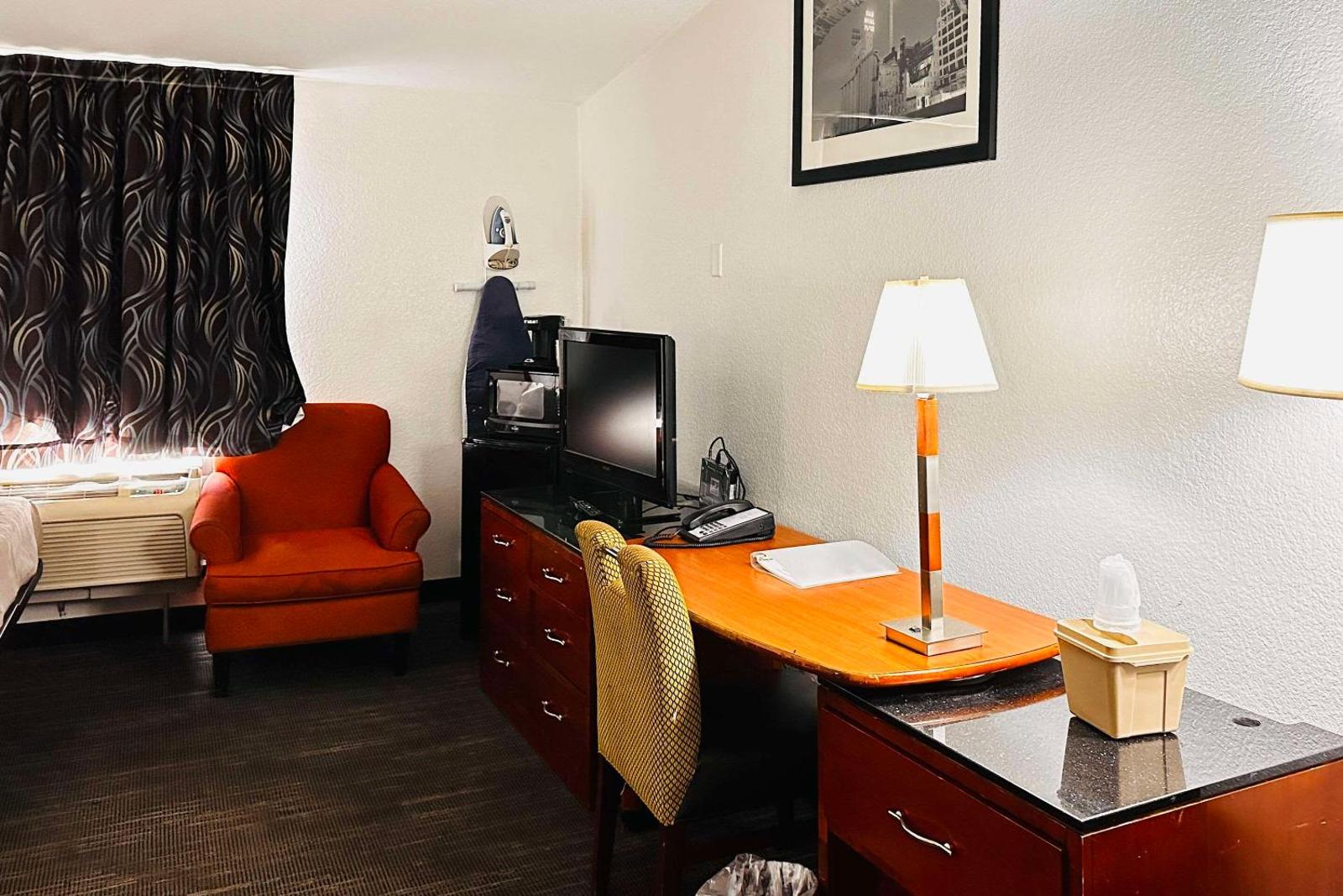 Quality Inn St Paul Minneapolis Midway Main image 1